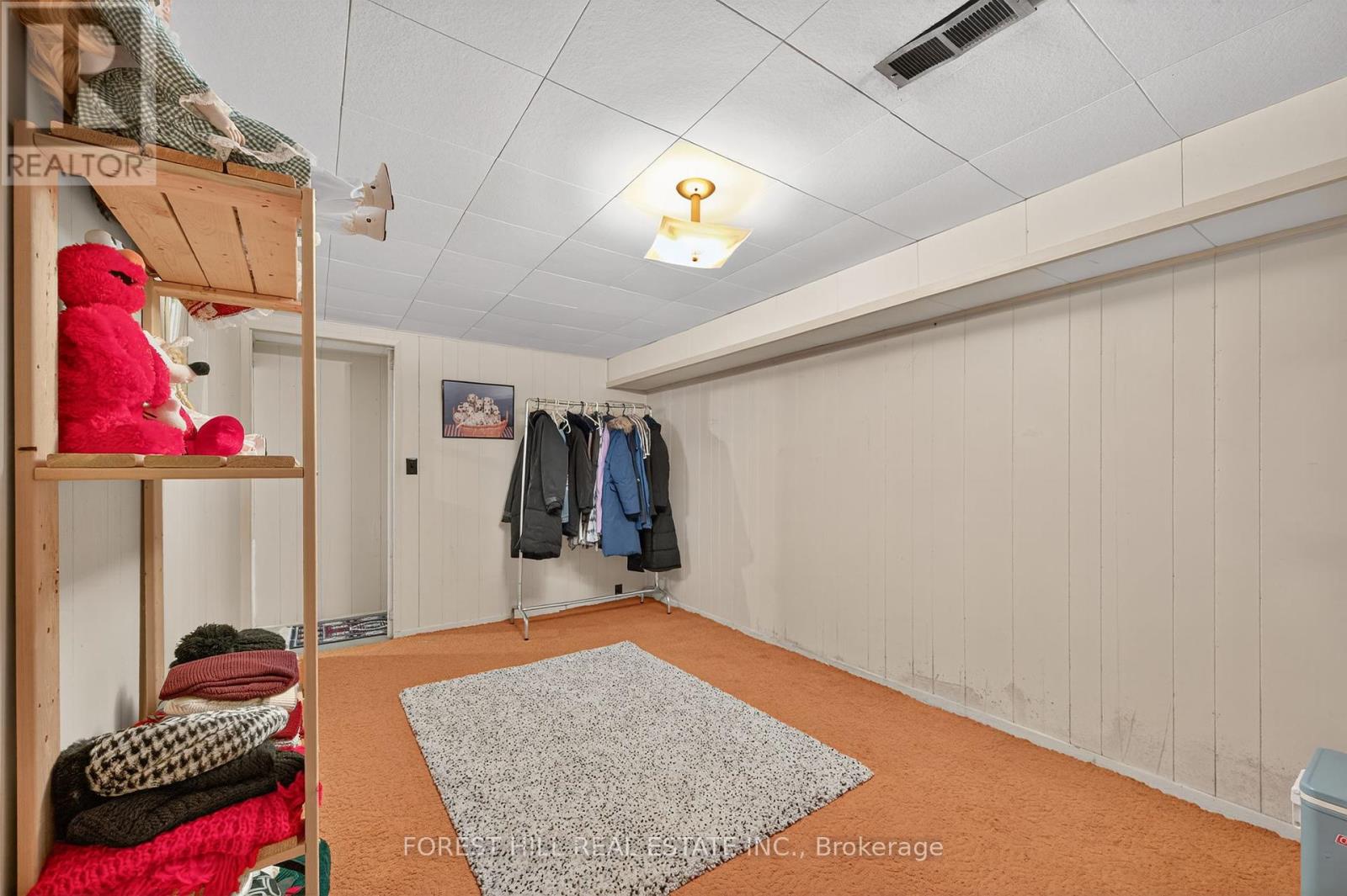 Photo 31 of 35 Regatta Crescent, Toronto ON