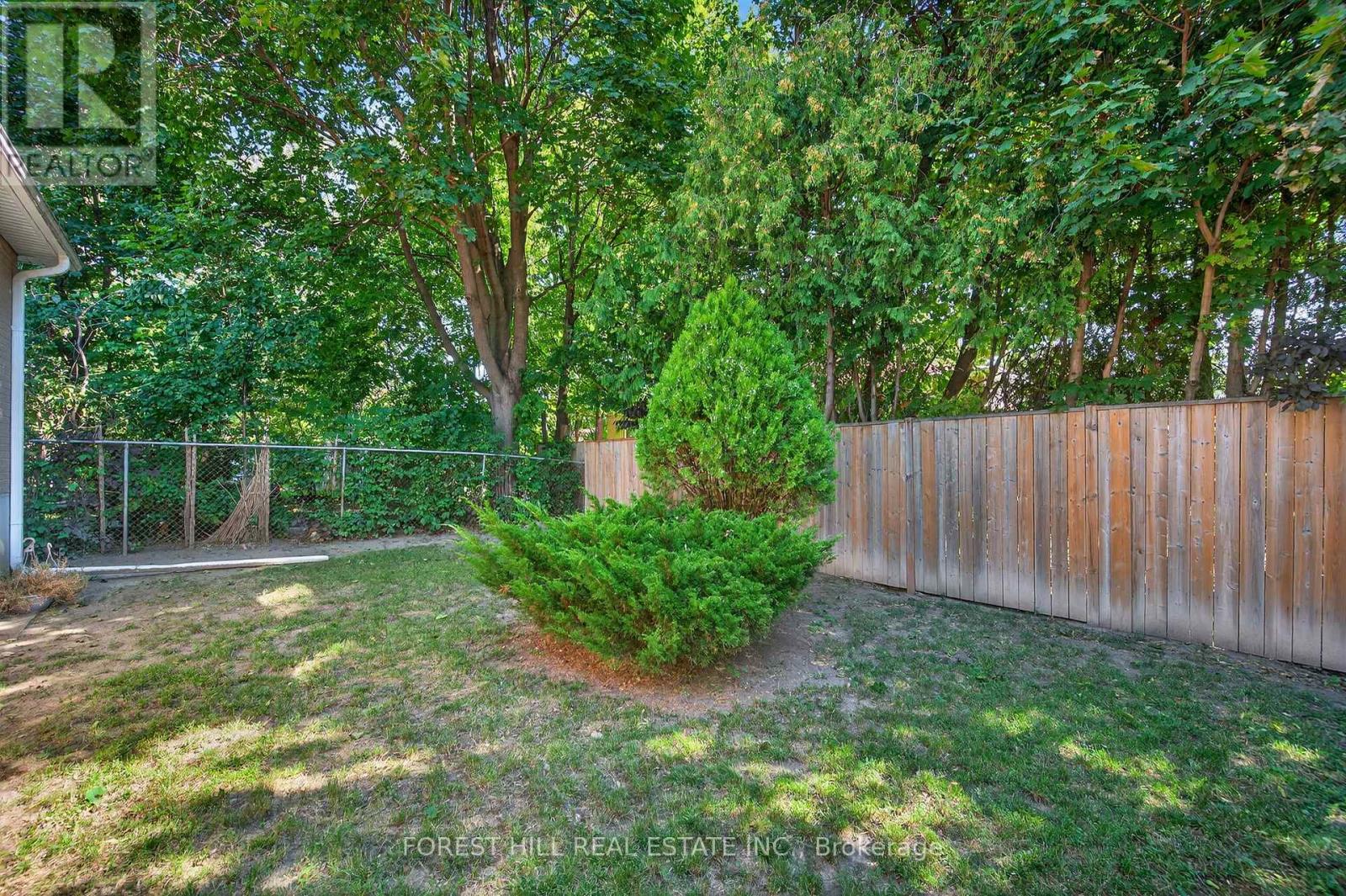 Photo 35 of 35 Regatta Crescent, Toronto ON