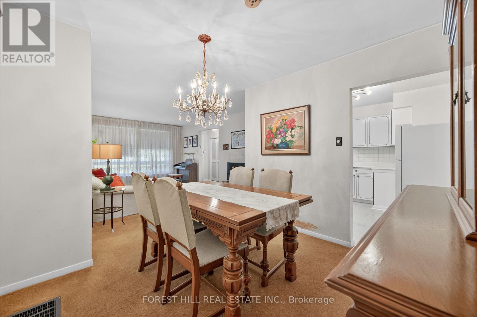 Photo 8 of 35 Regatta Crescent, Toronto ON
