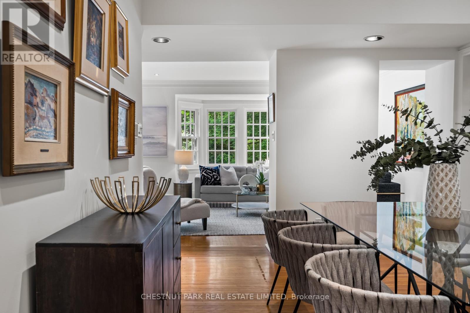 Photo 11 of 49 Roxborough Street, Toronto ON