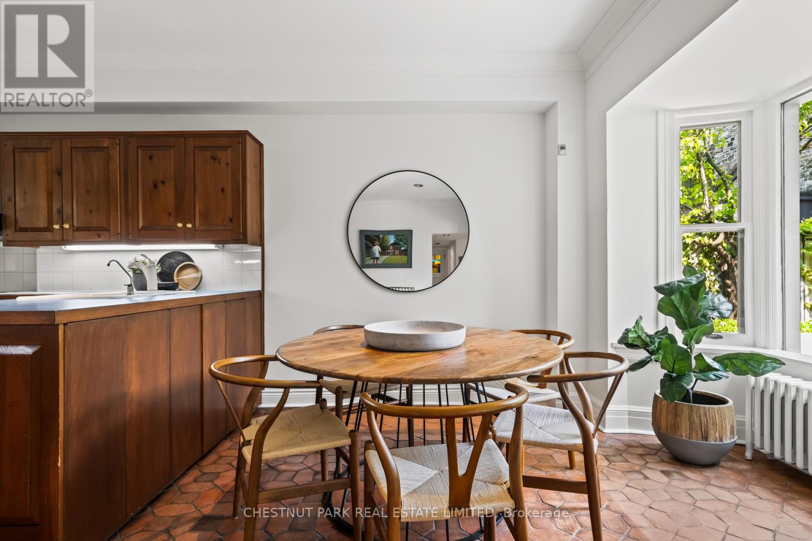 Photo 17 of 49 Roxborough Street, Toronto ON