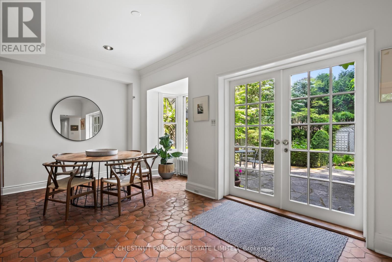 Photo 18 of 49 Roxborough Street, Toronto ON