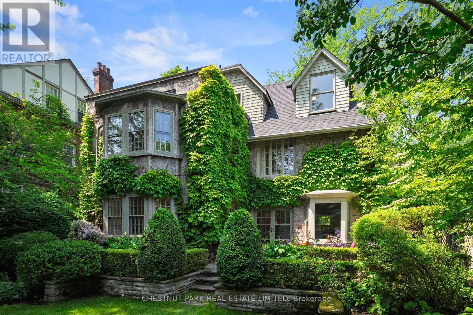 Photo 25 of 49 Roxborough Street, Toronto ON