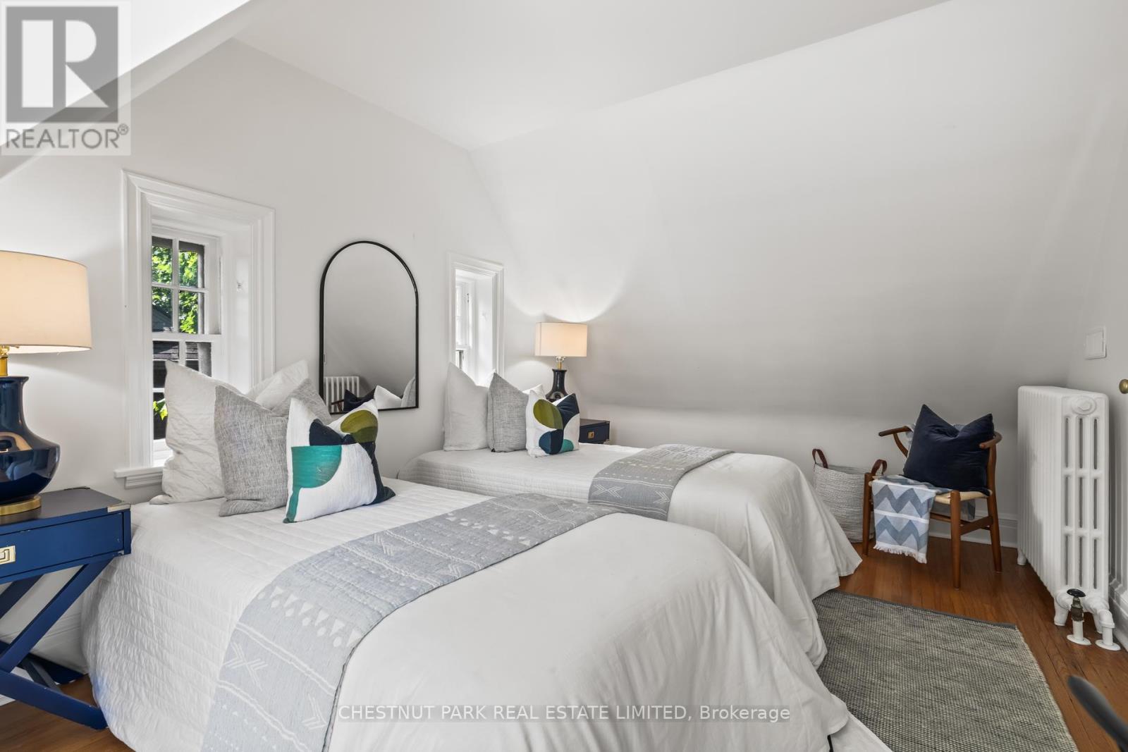 Photo 45 of 49 Roxborough Street, Toronto ON