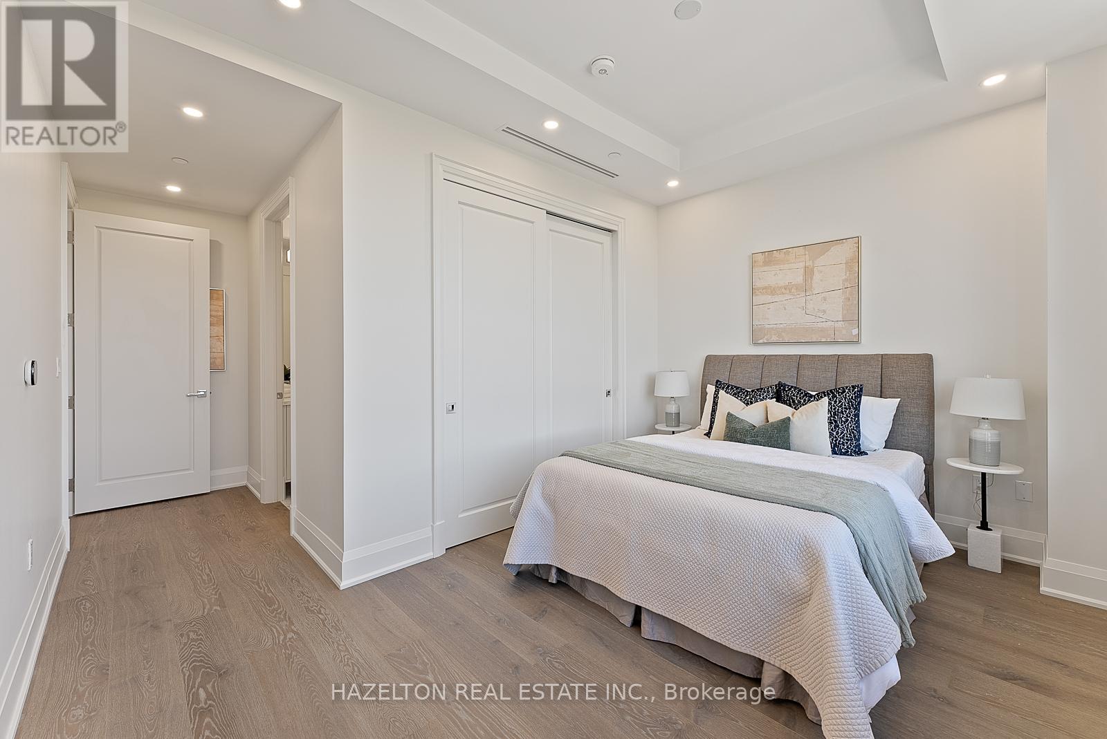 Photo 32 of 802 128 Hazelton Avenue, Toronto ON