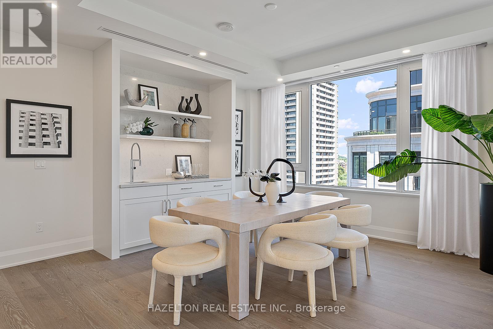 Photo 4 of 802 128 Hazelton Avenue, Toronto ON