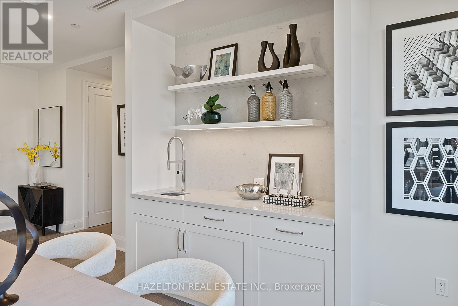 Photo 5 of 802 128 Hazelton Avenue, Toronto ON
