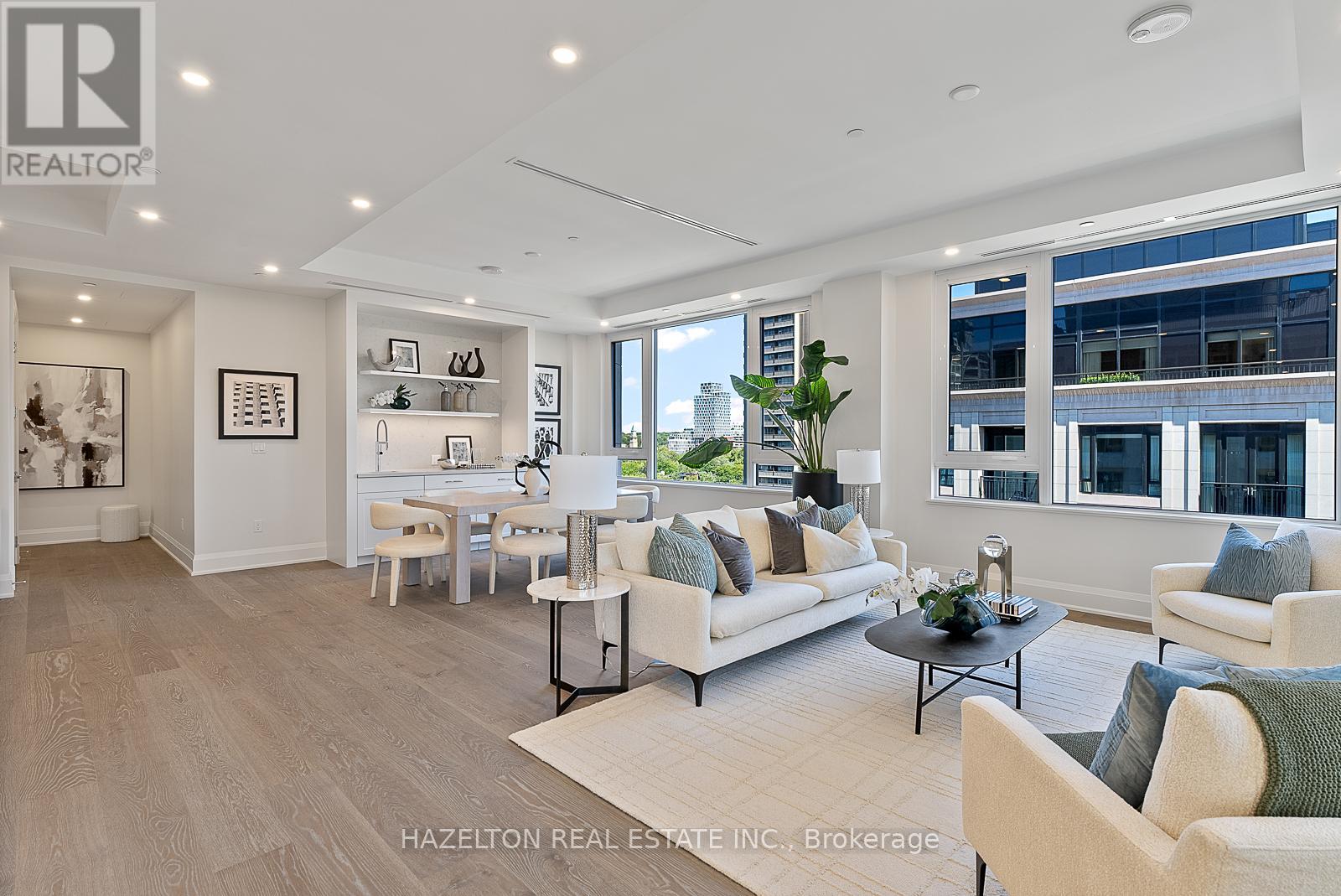 Photo 8 of 802 128 Hazelton Avenue, Toronto ON