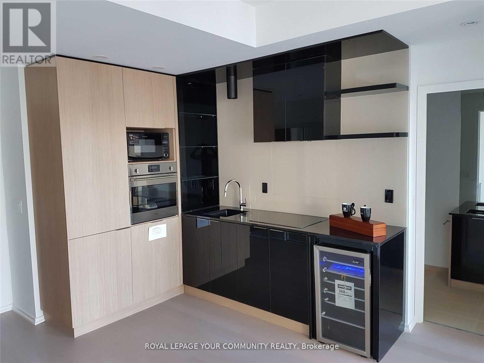 Photo 3 of 1516 70 Temperance Street, Toronto ON