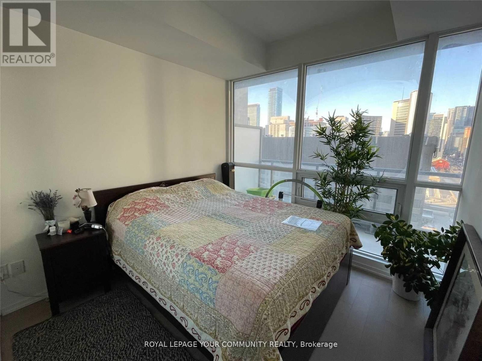 Photo 5 of 1516 70 Temperance Street, Toronto ON