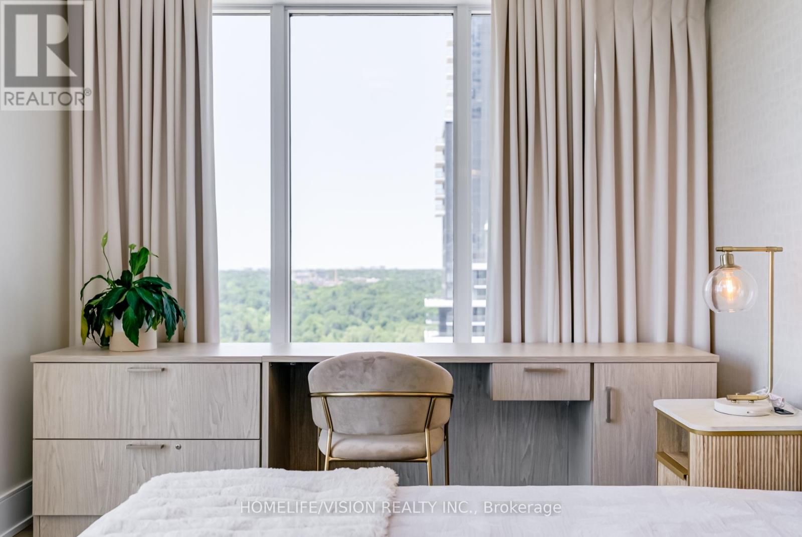 Photo 19 of 1810 30 Inn On The Park Drive, Toronto ON