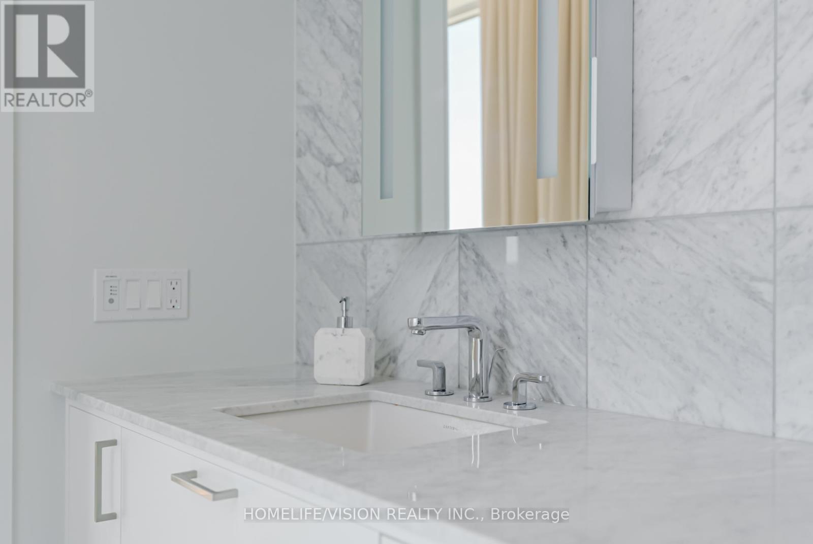 Photo 23 of 1810 30 Inn On The Park Drive, Toronto ON