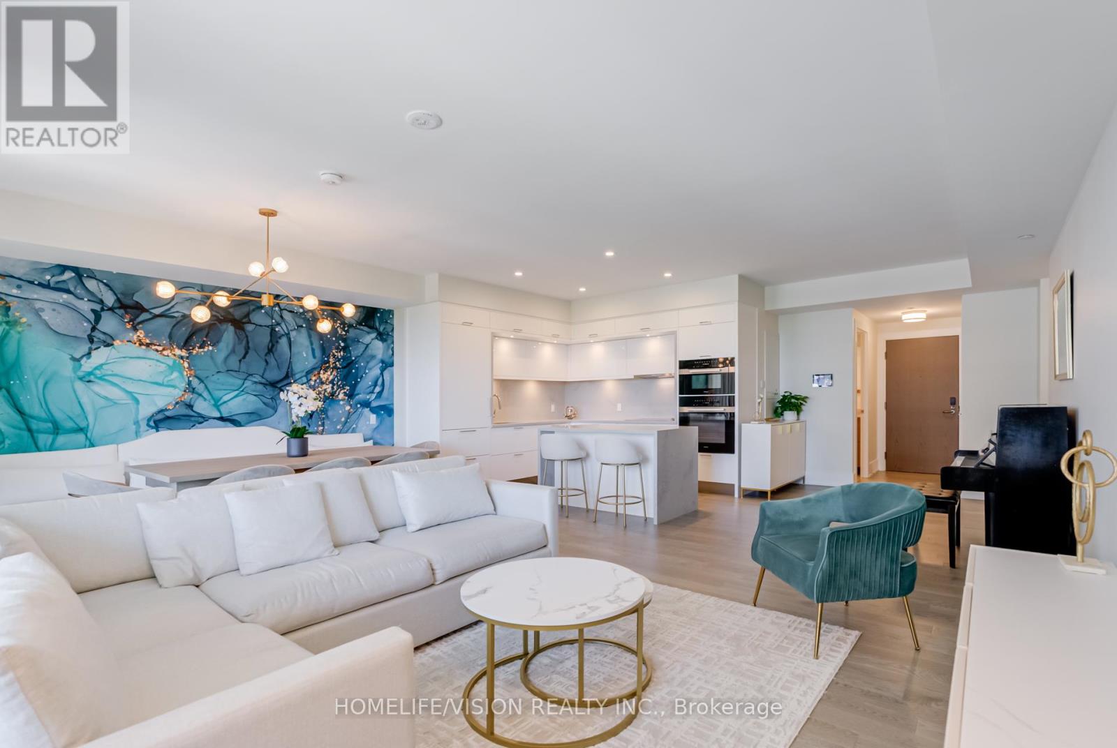 Photo 3 of 1810 30 Inn On The Park Drive, Toronto ON