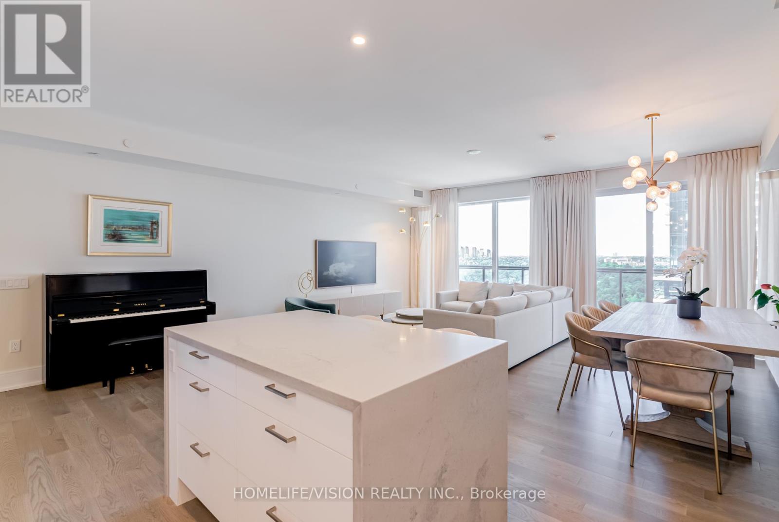 Photo 7 of 1810 30 Inn On The Park Drive, Toronto ON