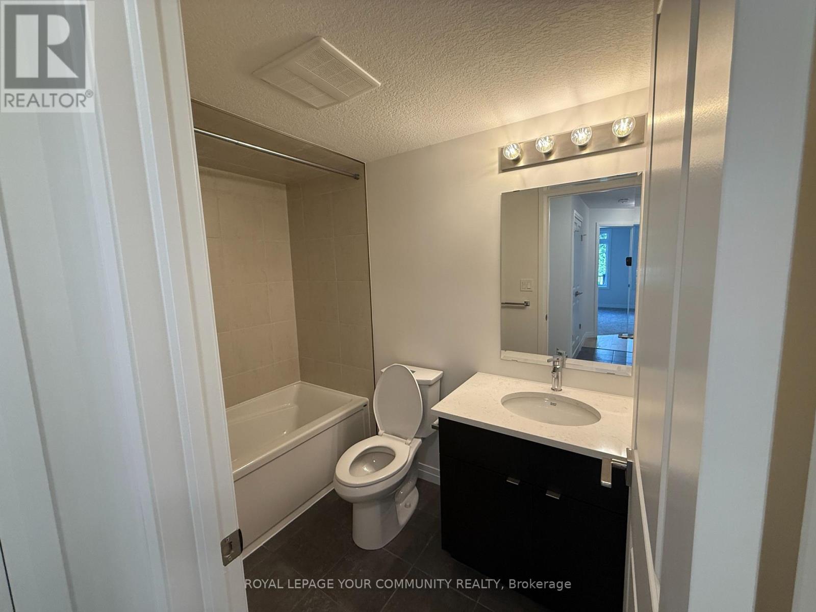 Photo 14 of 52 Thatcher Drive, Guelph ON