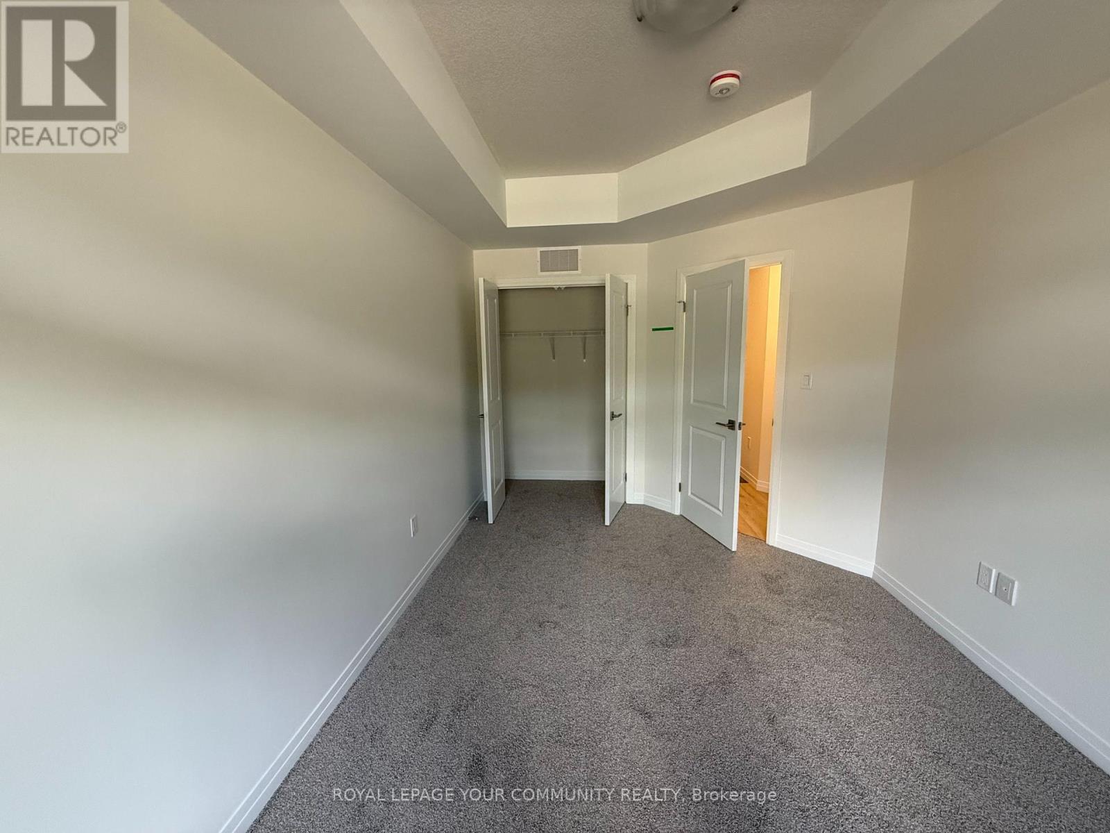 Photo 9 of 52 Thatcher Drive, Guelph ON