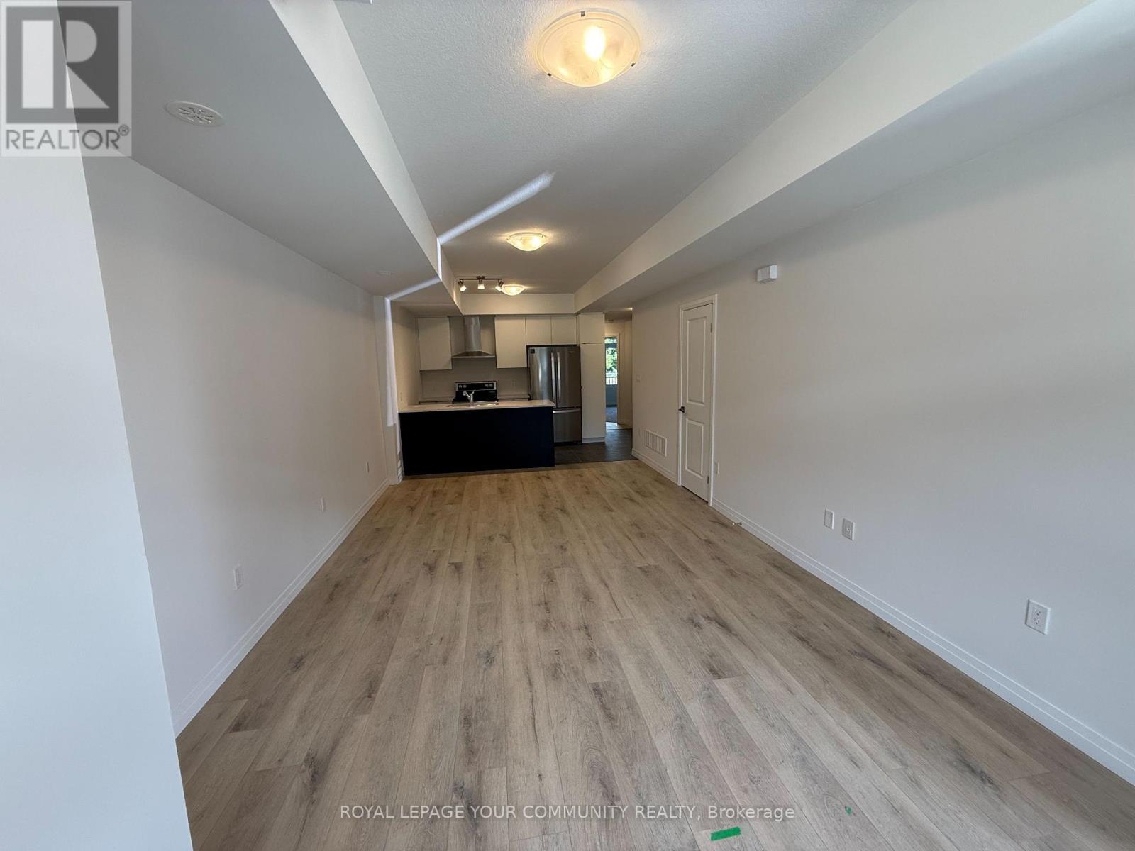 Photo 4 of 52 Thatcher Drive, Guelph ON