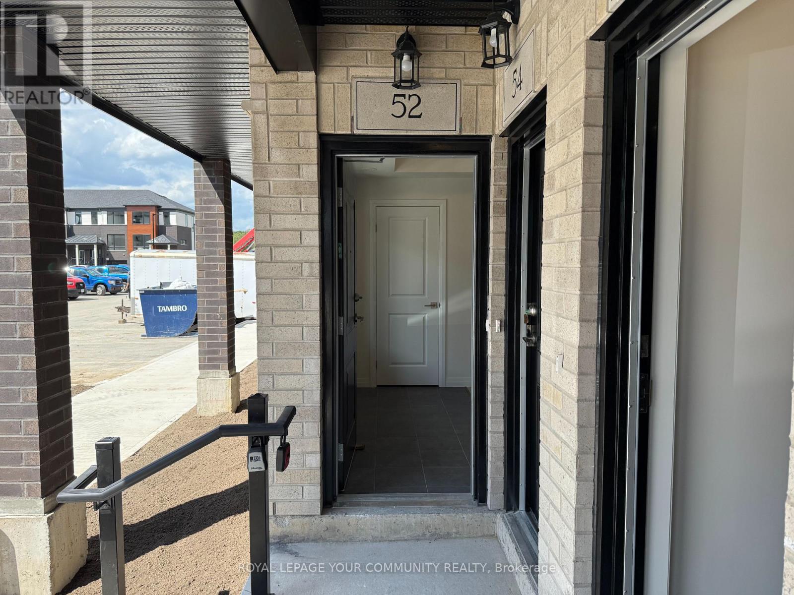 Photo 2 of 52 Thatcher Drive, Guelph ON
