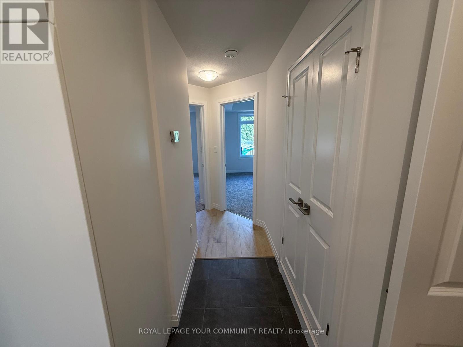 Photo 8 of 52 Thatcher Drive, Guelph ON