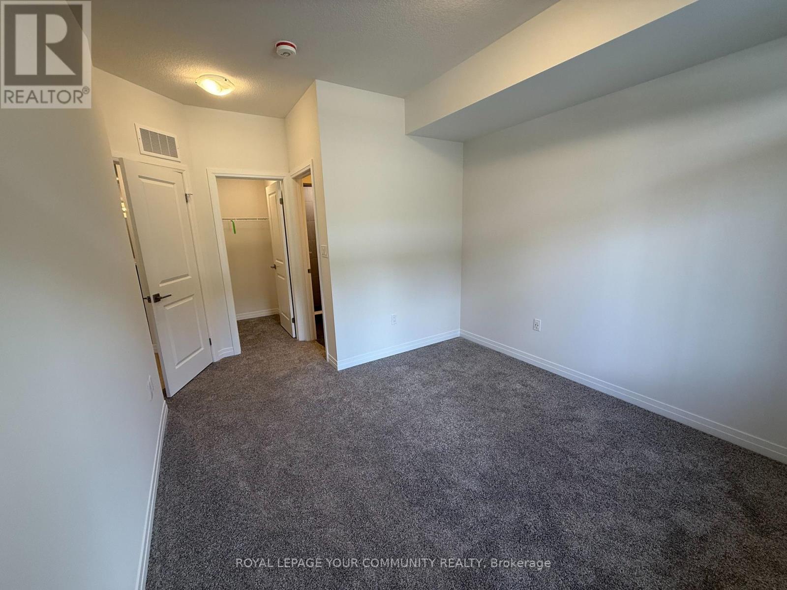 Photo 12 of 52 Thatcher Drive, Guelph ON