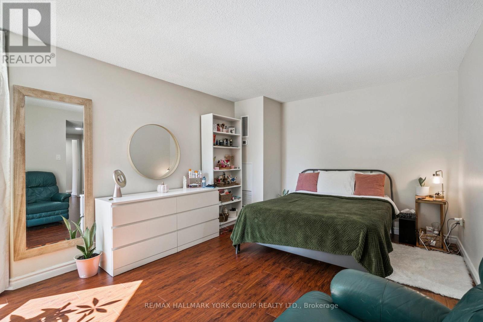 Photo 9 of 107 3303 Don Mills Road, Toronto ON