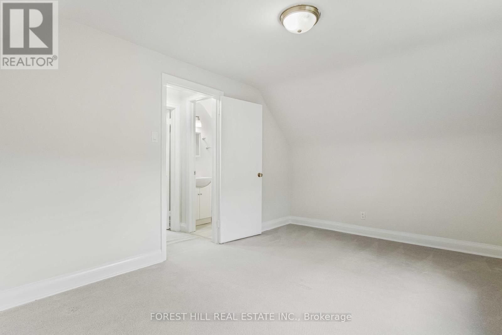 Photo 10 of 23 Kingswell Crescent, Toronto ON