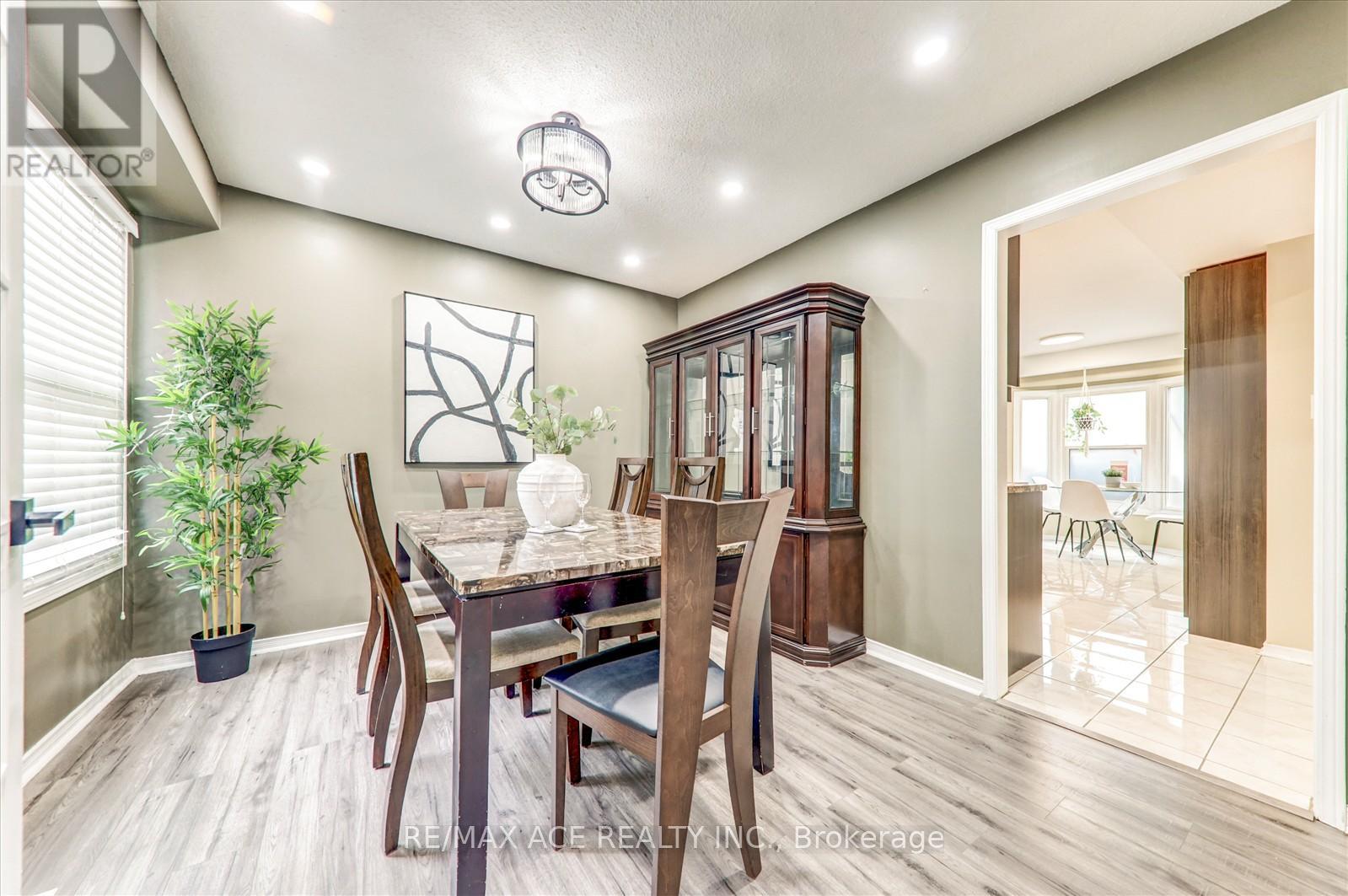 Photo 10 of 743 Aspen Road, Pickering ON