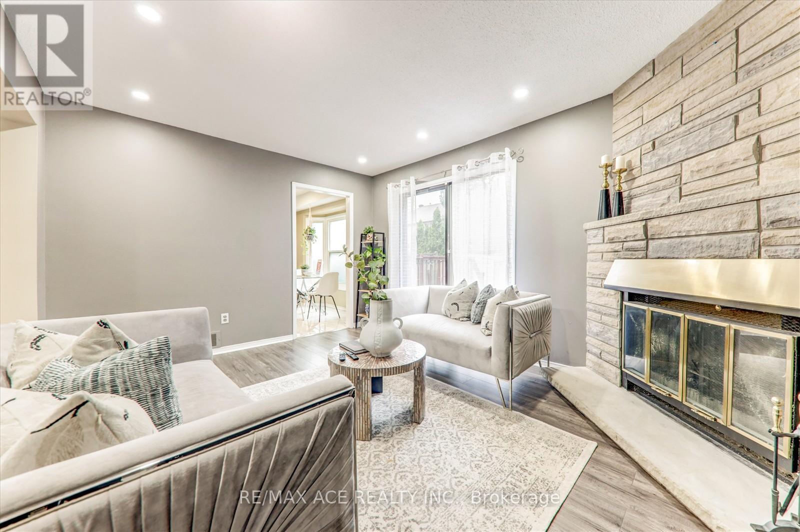 Photo 13 of 743 Aspen Road, Pickering ON