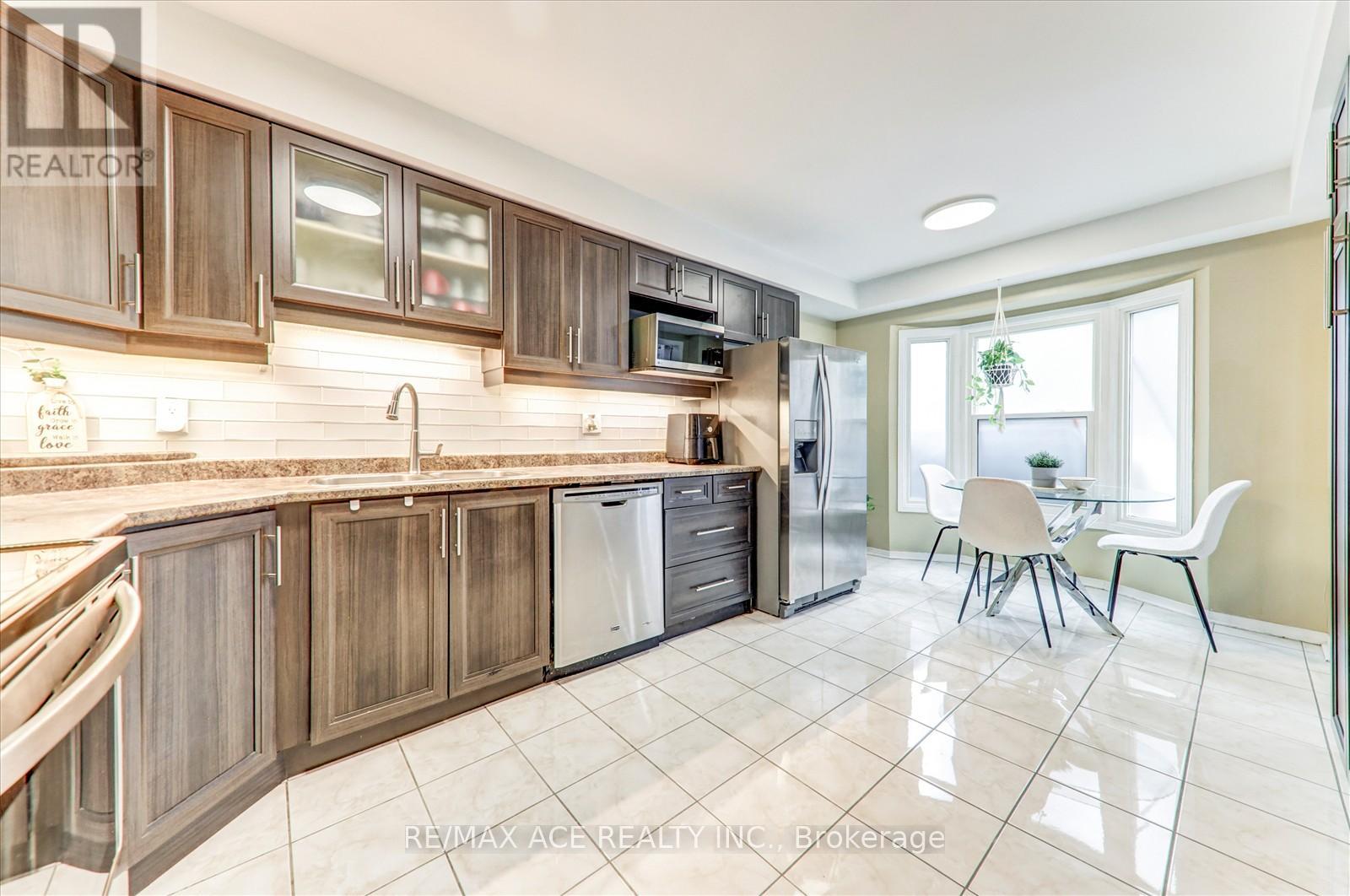 Photo 16 of 743 Aspen Road, Pickering ON
