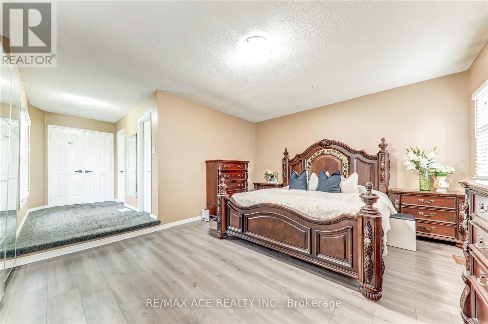 Photo 24 of 743 Aspen Road, Pickering ON