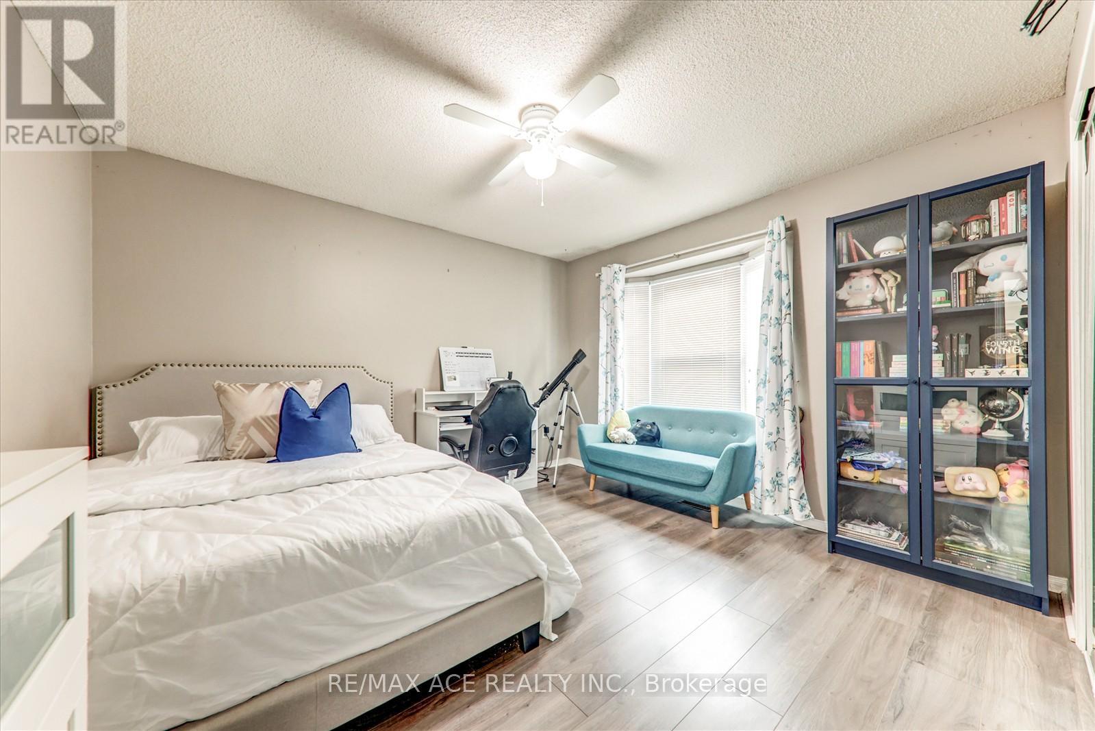 Photo 27 of 743 Aspen Road, Pickering ON