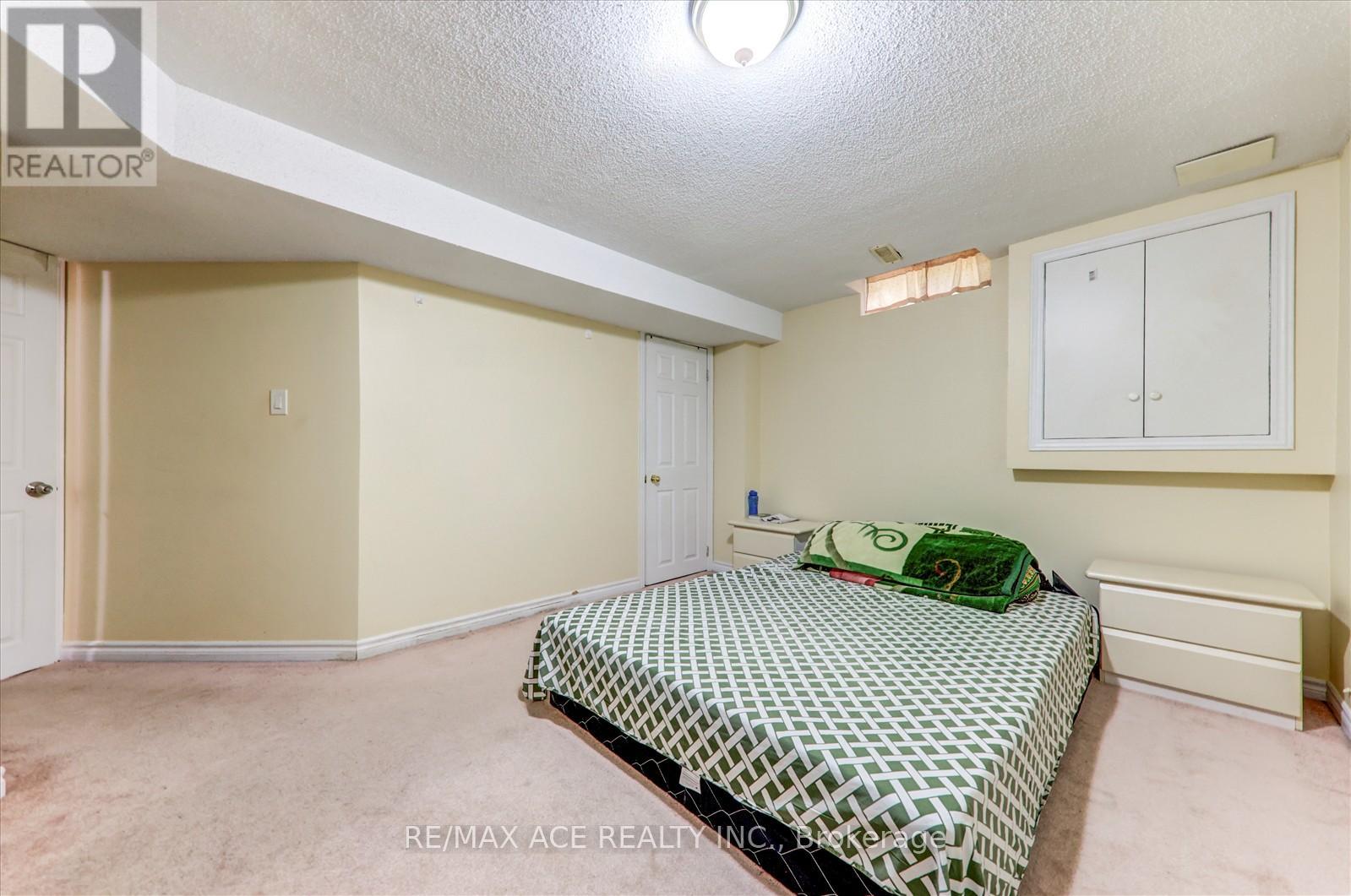 Photo 36 of 743 Aspen Road, Pickering ON
