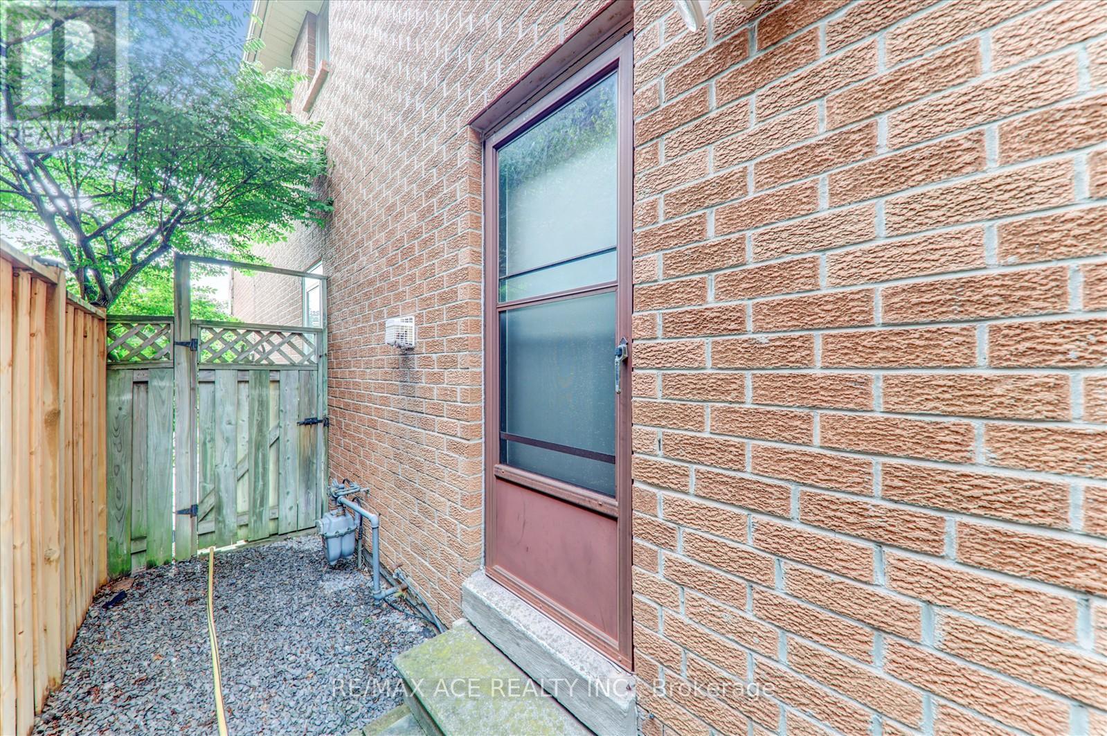 Photo 38 of 743 Aspen Road, Pickering ON