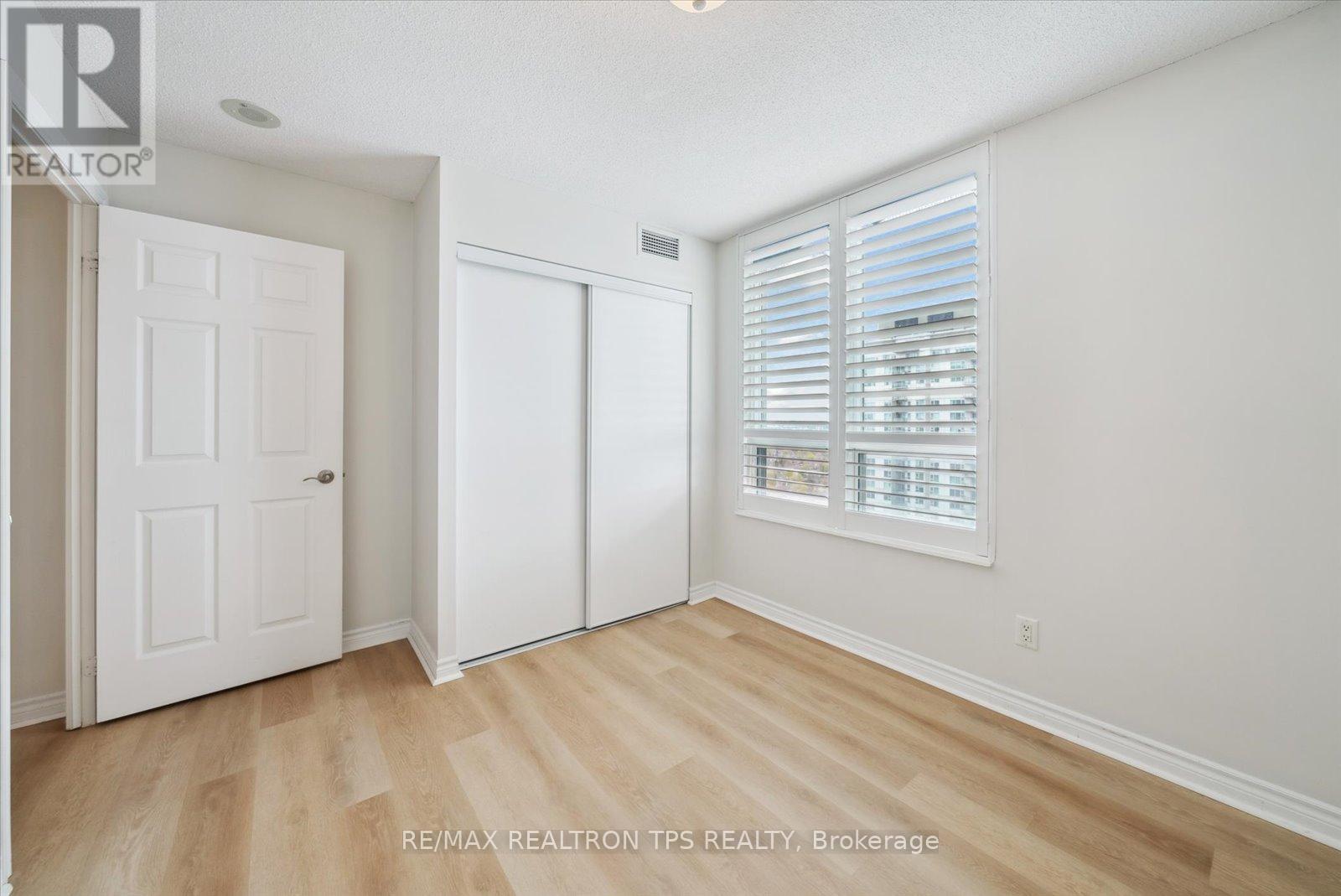 Photo 19 of 2402 61 Town Centre Court, Toronto ON