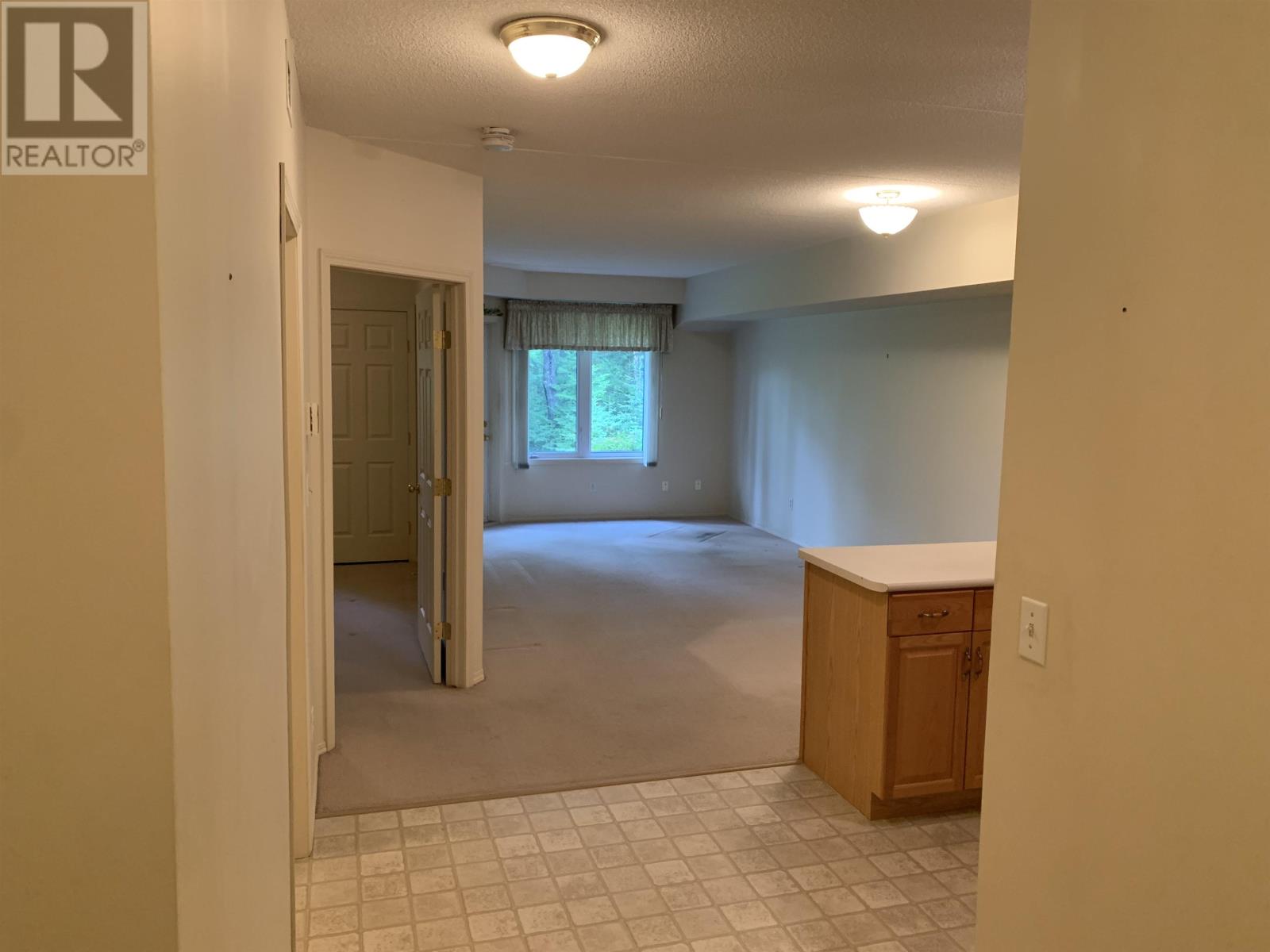 Photo 3 of 105 315 Hilldale Rd, Thunder Bay ON