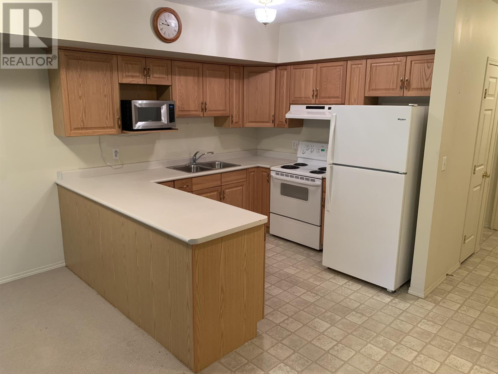 Photo 5 of 105 315 Hilldale Rd, Thunder Bay ON