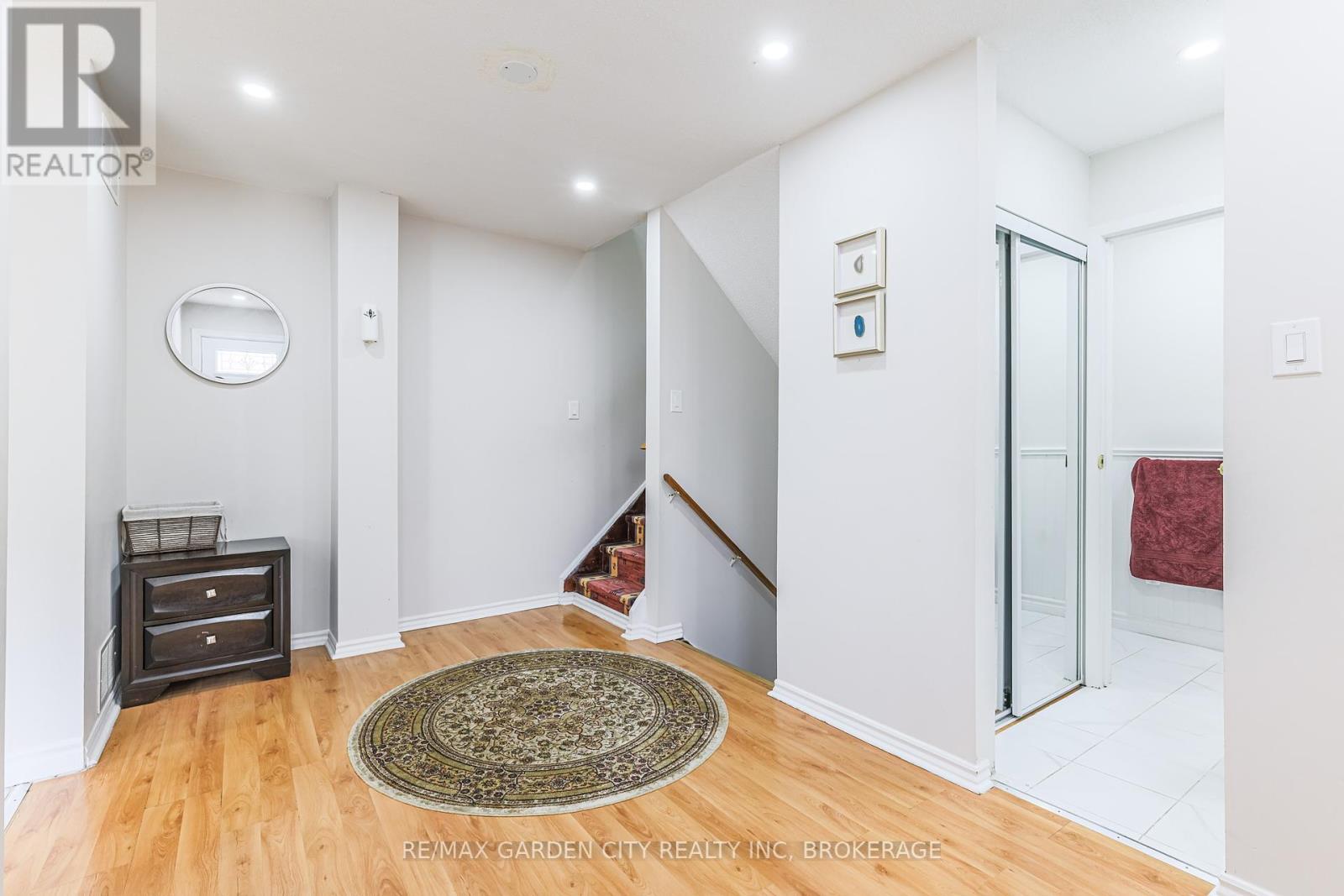 Photo 2 of 1172 Kos Boulevard, Mississauga ON
