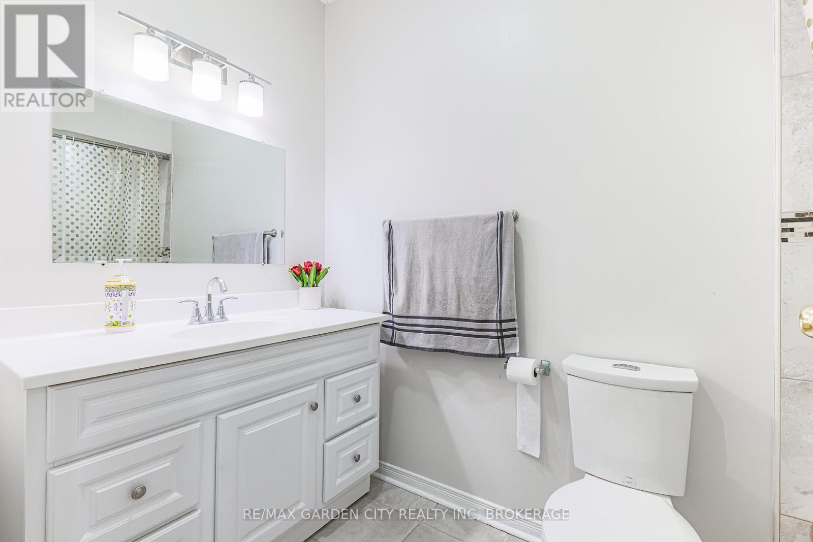 Photo 13 of 1172 Kos Boulevard, Mississauga ON