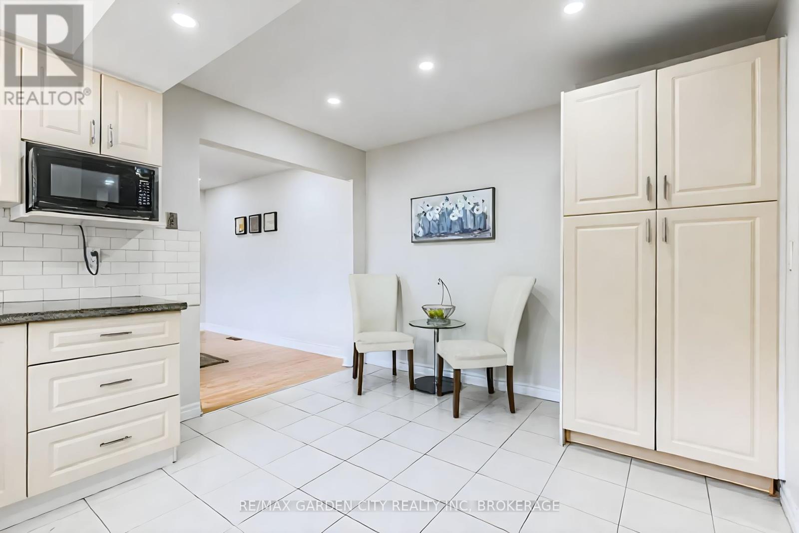 Photo 12 of 1172 Kos Boulevard, Mississauga ON