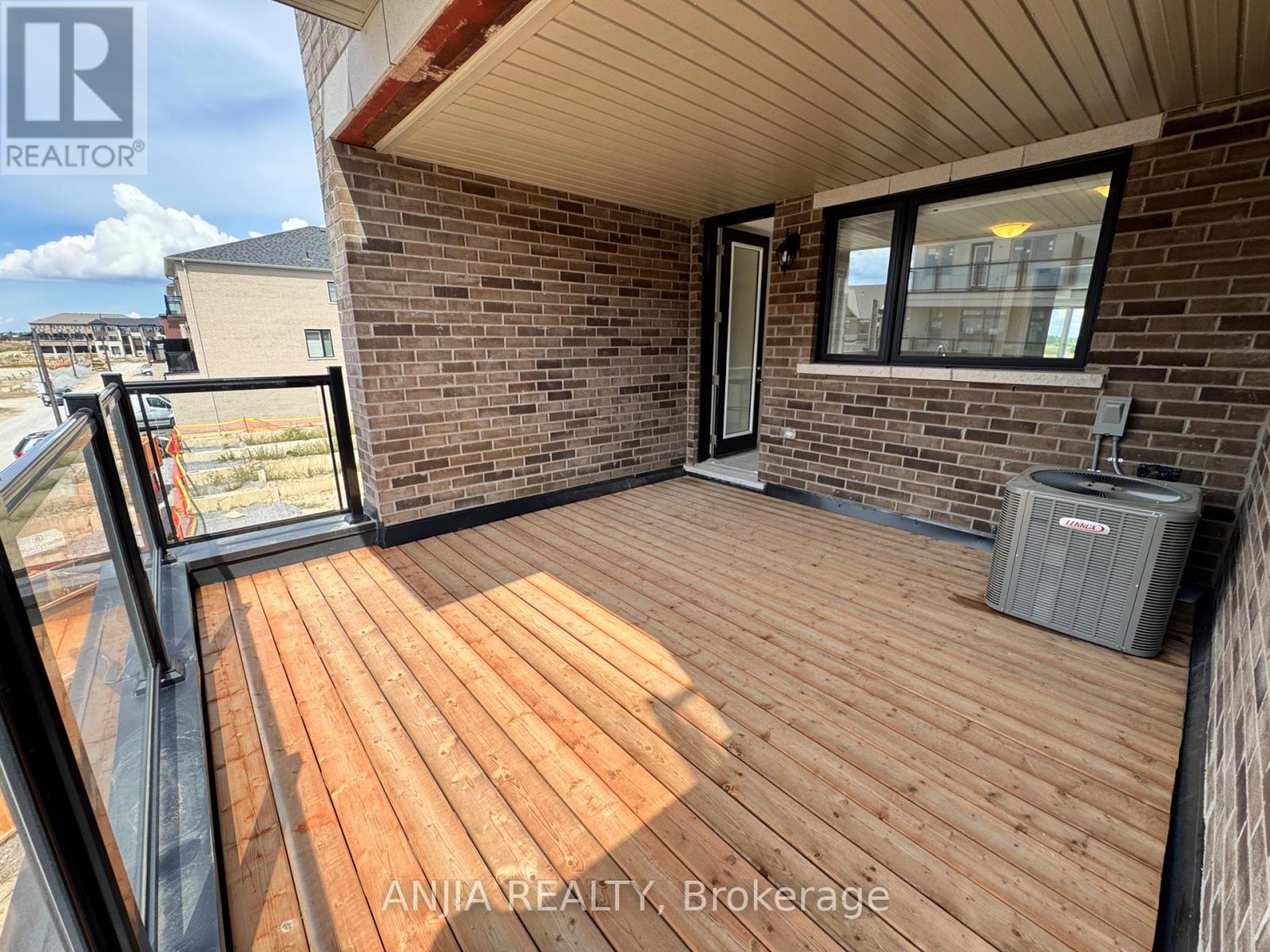 Photo 12 of 76 Selina Rose Street, Markham ON