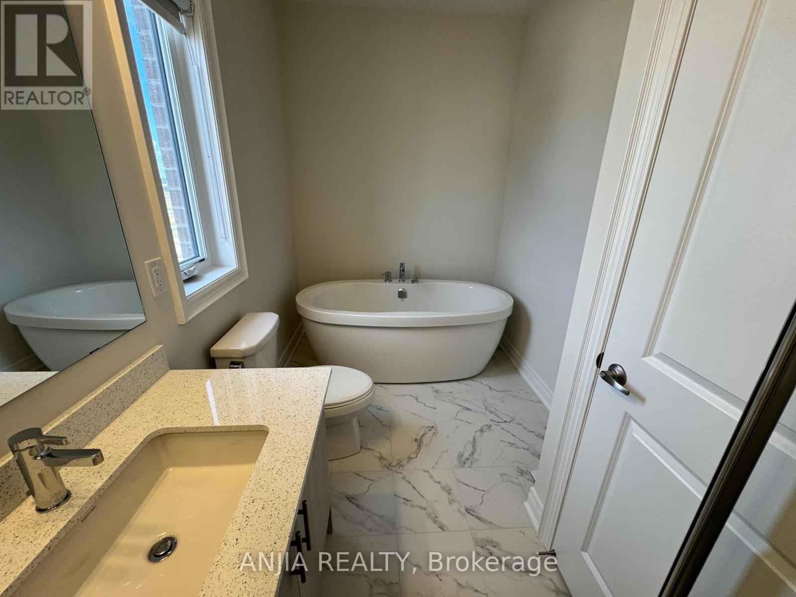 Photo 21 of 76 Selina Rose Street, Markham ON
