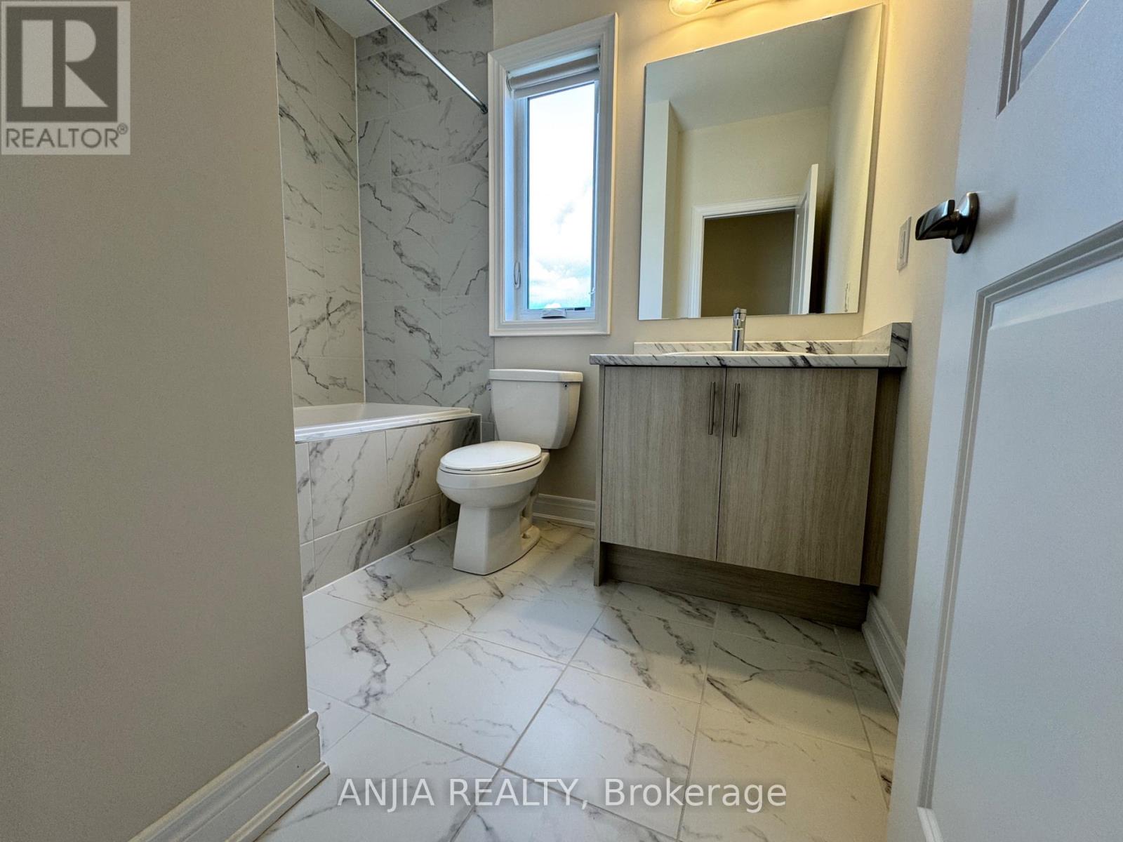 Photo 26 of 76 Selina Rose Street, Markham ON