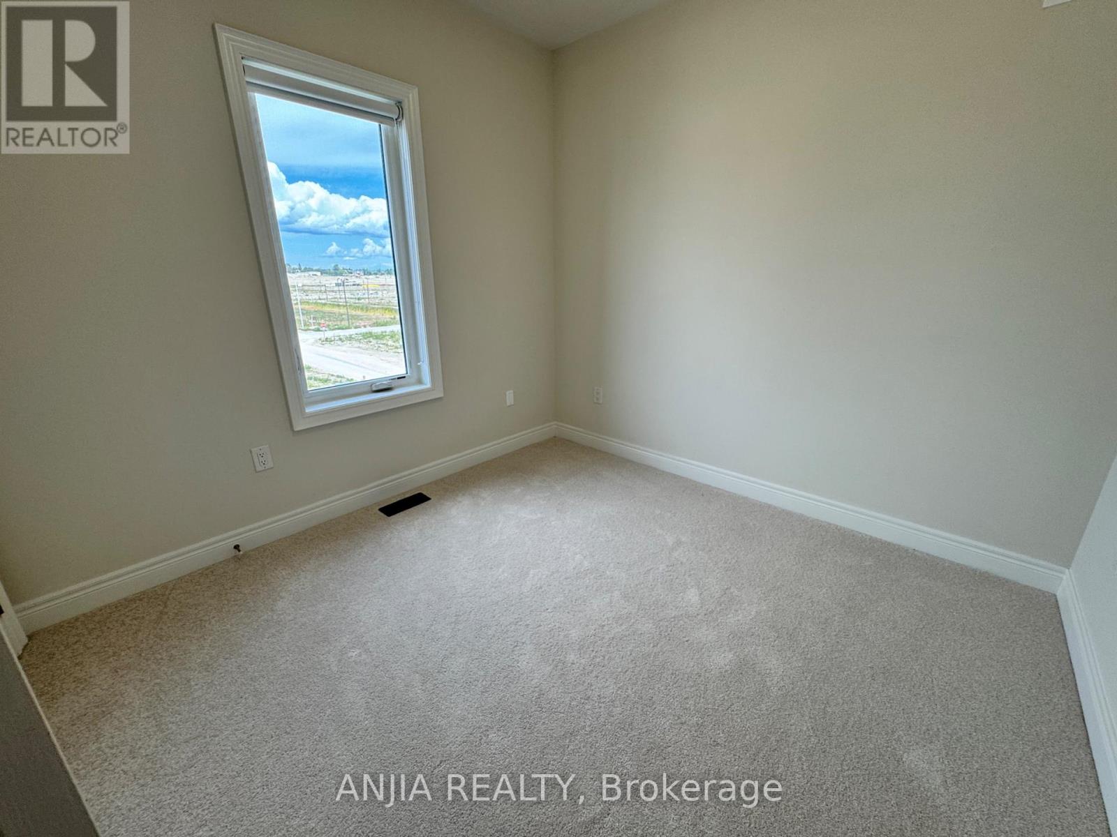 Photo 28 of 76 Selina Rose Street, Markham ON