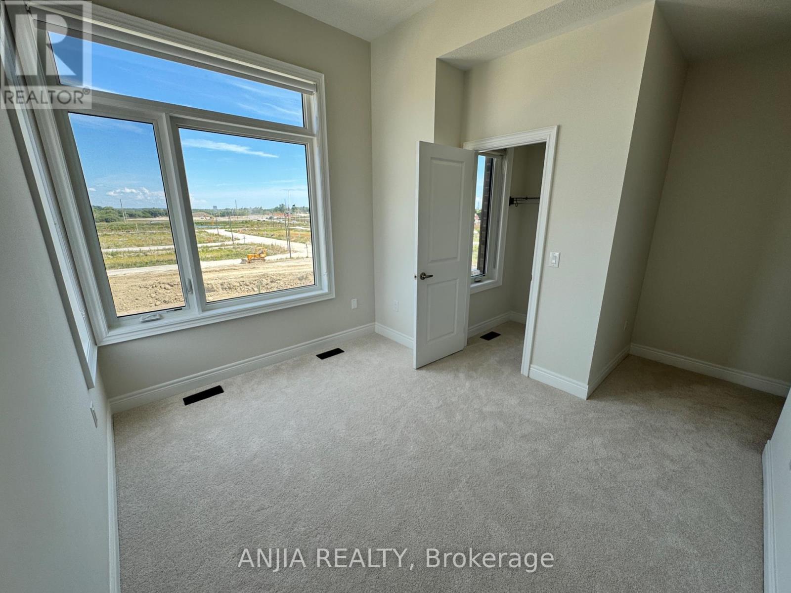 Photo 30 of 76 Selina Rose Street, Markham ON