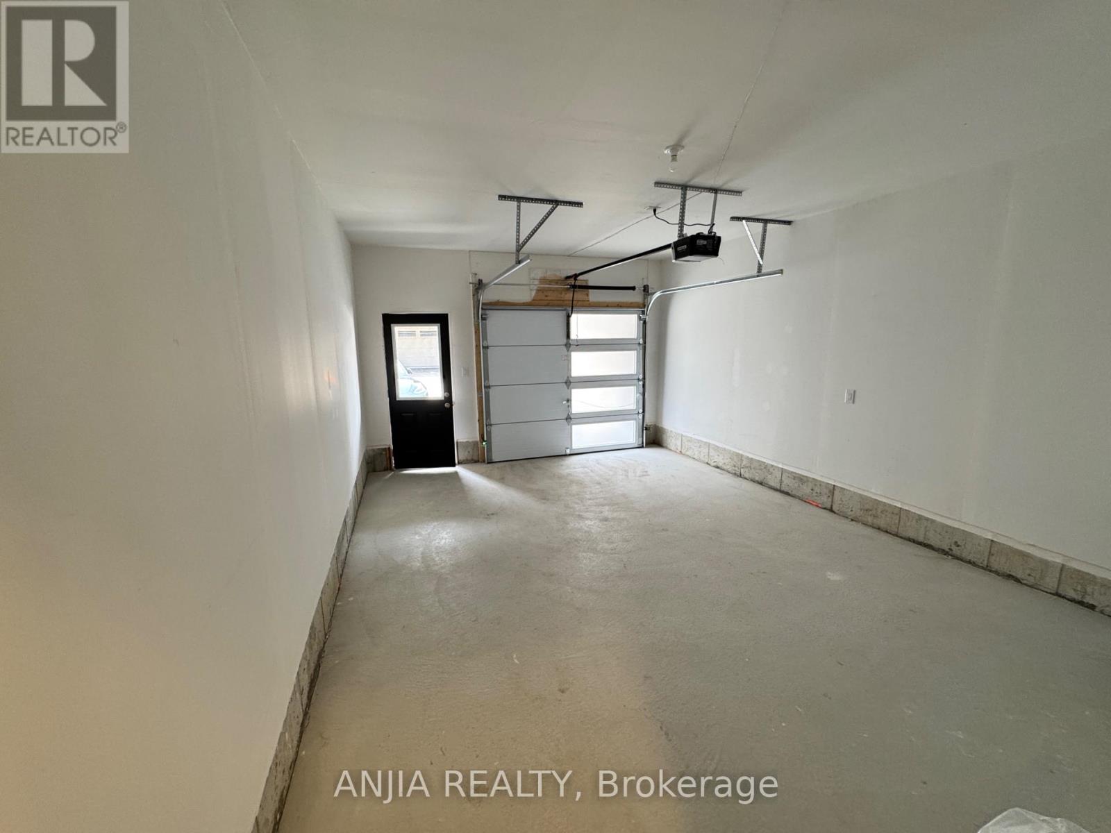 Photo 33 of 76 Selina Rose Street, Markham ON