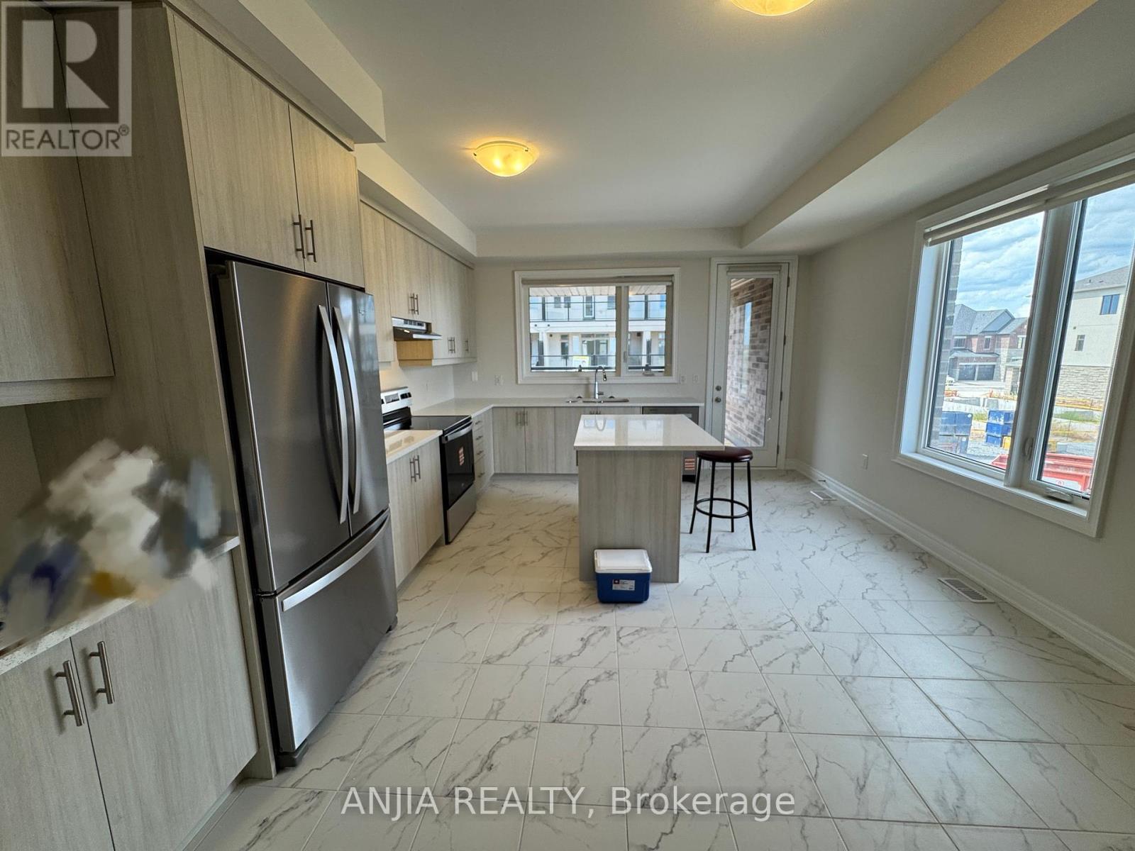 Photo 9 of 76 Selina Rose Street, Markham ON