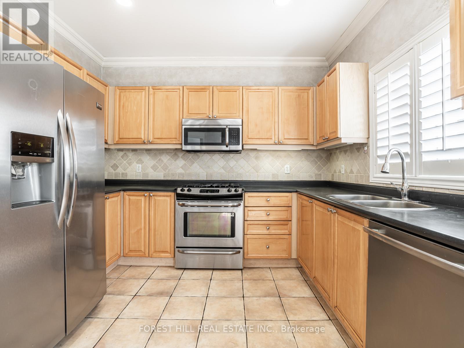 Photo 14 of 41 Cedar Springs Drive, Richmond Hill ON