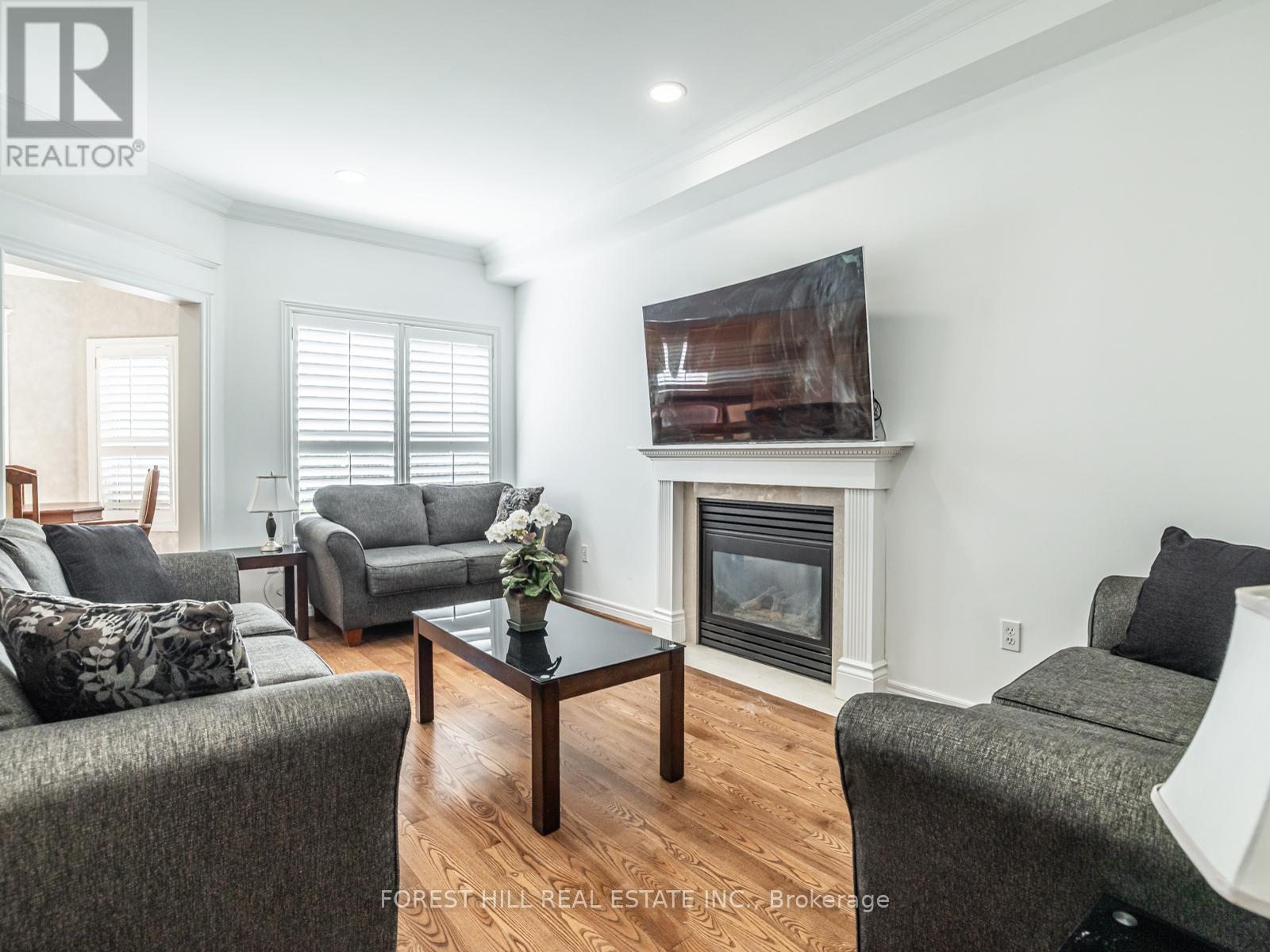 Photo 16 of 41 Cedar Springs Drive, Richmond Hill ON