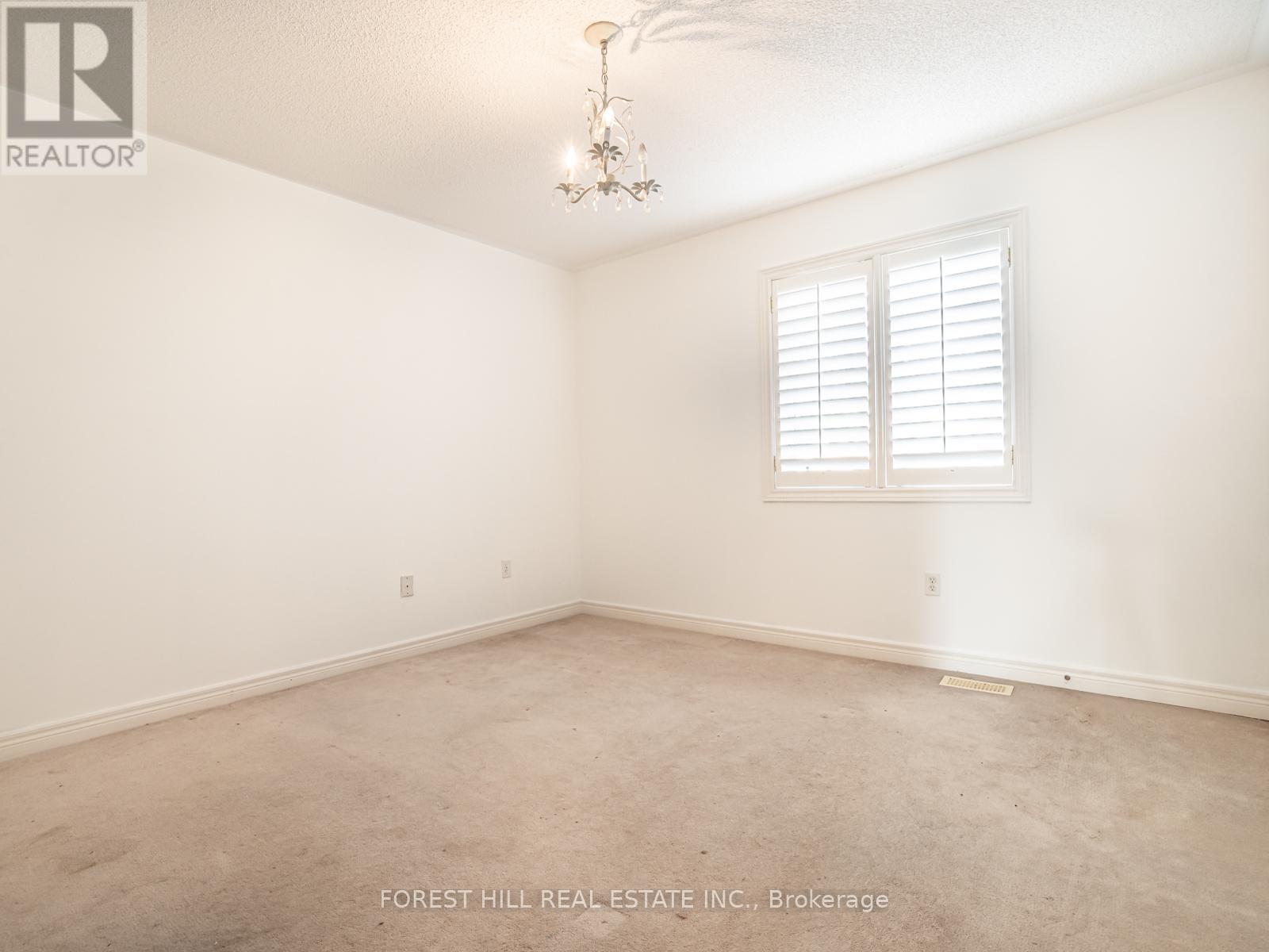 Photo 21 of 41 Cedar Springs Drive, Richmond Hill ON