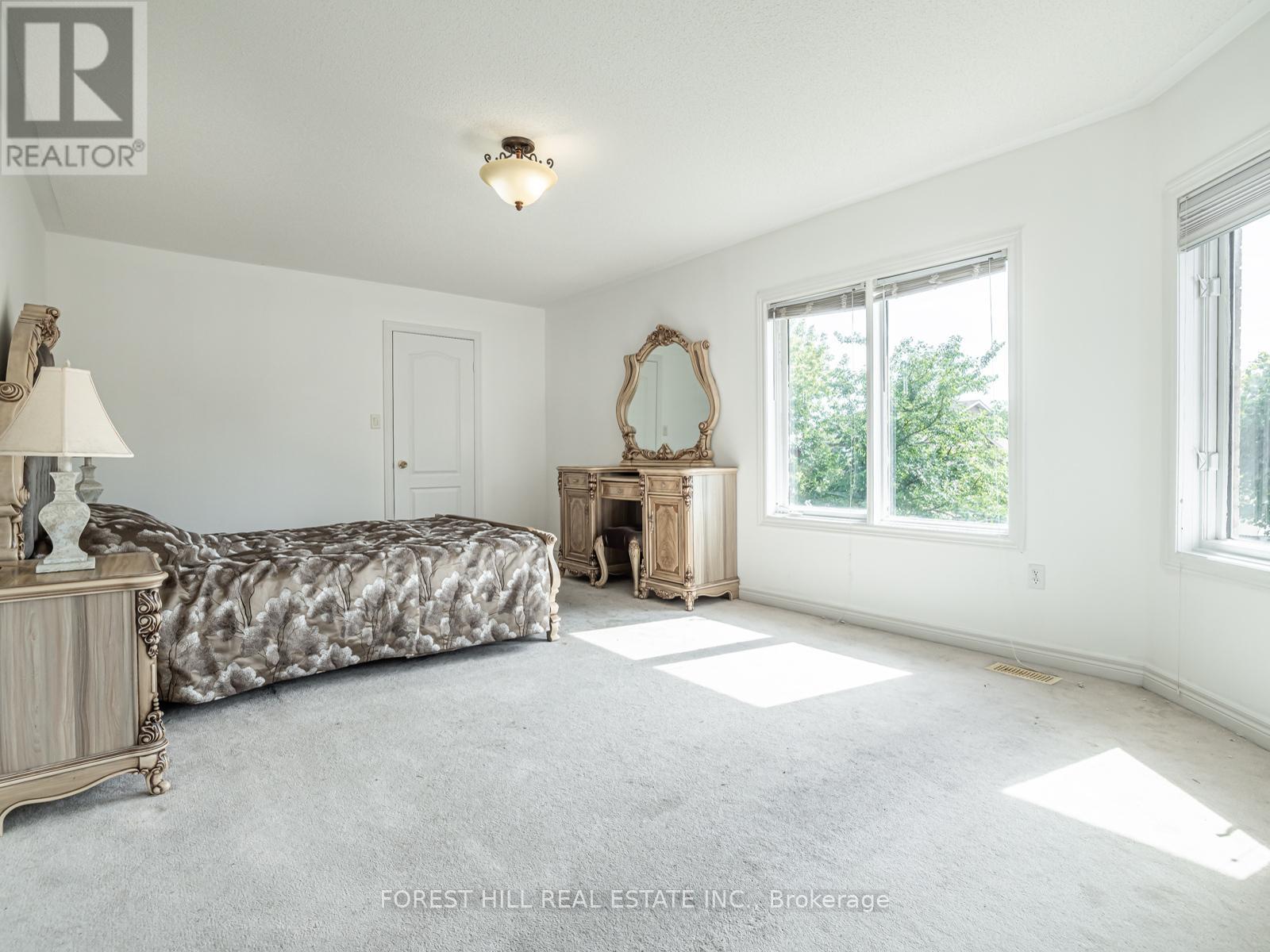 Photo 24 of 41 Cedar Springs Drive, Richmond Hill ON